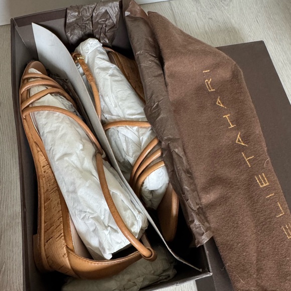 $268 ELIE TAHARI HEATHER Cognac Leather Designer Cork Low Wedge Sandals 8 / 38.5 - Picture 7 of 9